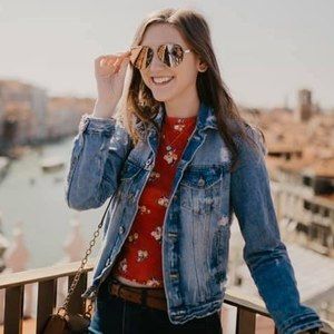 Meet your Posher, Ellen